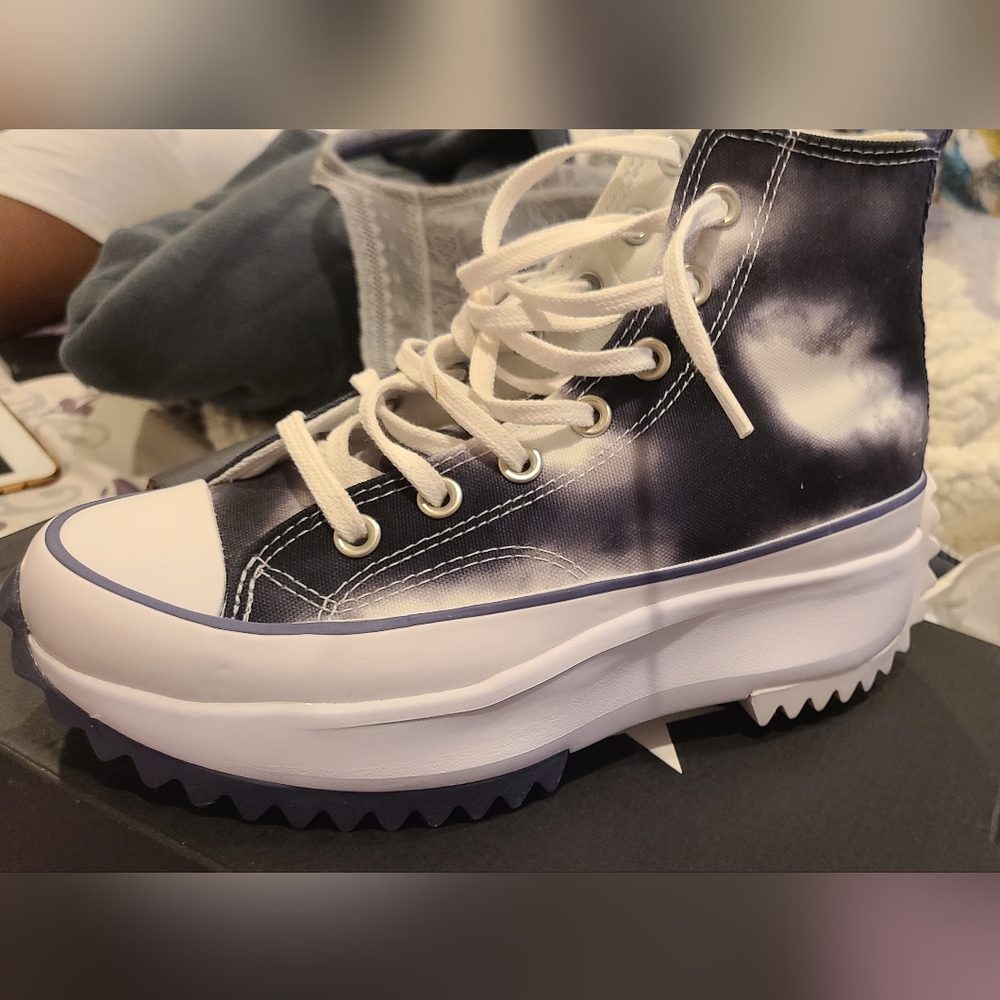 Platform Converse sneakers